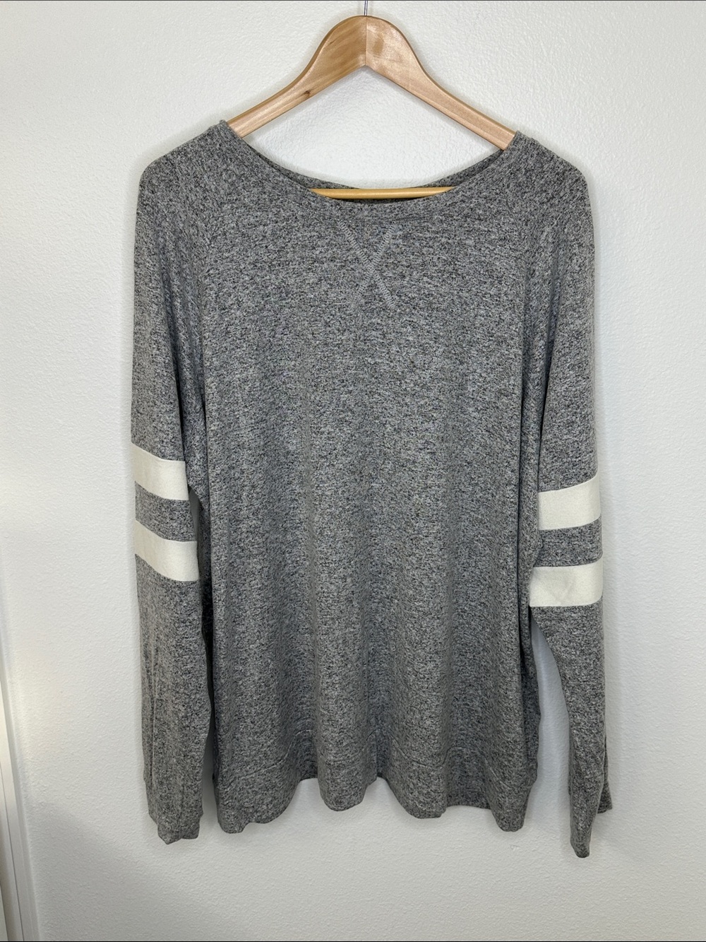 78&Sunny Gray Long-Sleeve Crewneck Top w/White Sleeve Stripes 78 & Sunny